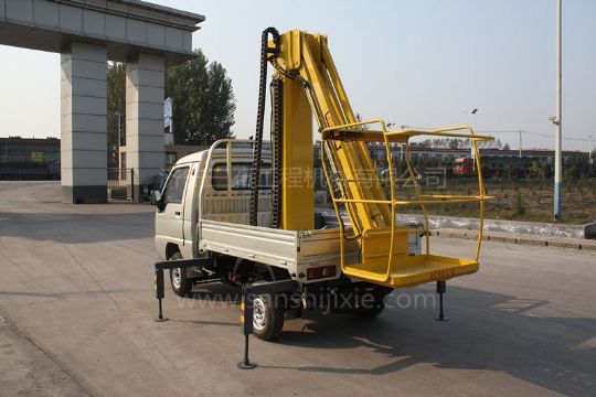 點(diǎn)擊查看詳細信息<br>標題：小型電動(dòng)高空作業(yè)車(chē) 閱讀次數：3542