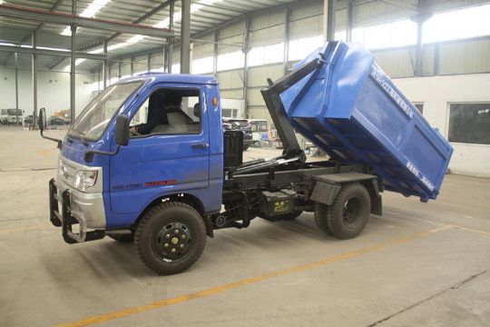 點(diǎn)擊查看詳細信息<br>標題：鉤臂式垃圾車(chē) 閱讀次數：4156