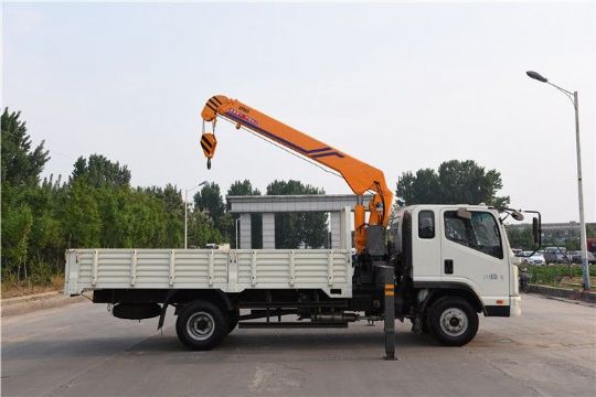 點(diǎn)擊查看詳細信息<br>標題：5噸凱馬隨車(chē)吊3節臂 閱讀次數：2942