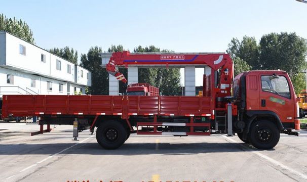 點(diǎn)擊查看詳細信息<br>標題：6.3噸東風(fēng)160馬力隨車(chē)吊 閱讀次數：2071