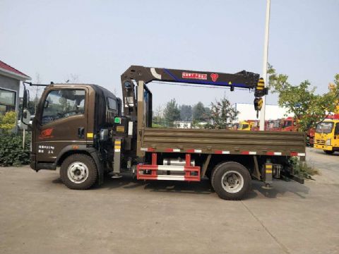 點(diǎn)擊查看詳細信息<br>標題：4噸重汽豪沃隨車(chē)吊 閱讀次數：2279