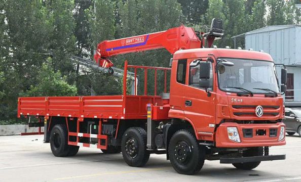 點(diǎn)擊查看詳細信息<br>標題：貨箱7.1米前四后四 閱讀次數：2118