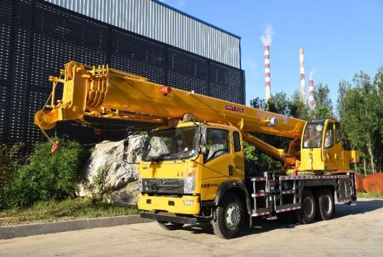 點(diǎn)擊查看詳細信息<br>標題：20噸重汽豪曼汽車(chē)吊 閱讀次數：2421