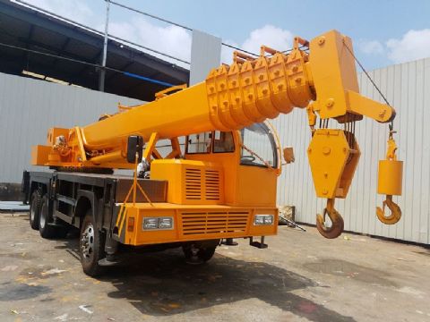 點(diǎn)擊查看詳細信息<br>標題：18噸后雙橋自制吊 閱讀次數：2444