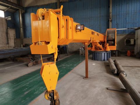 點(diǎn)擊查看詳細信息<br>標題：12噸碼頭吊 閱讀次數：2506