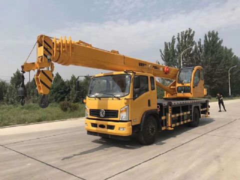 點(diǎn)擊查看詳細信息<br>標題：16噸東風(fēng)汽車(chē)吊 閱讀次數：2291