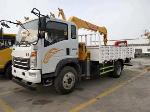 點(diǎn)擊查看詳細信息<br>標題：5噸重汽豪曼隨車(chē)吊 閱讀次數：3042