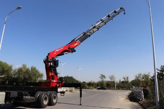 點(diǎn)擊查看詳細信息<br>標題：40噸折臂吊 閱讀次數：3192